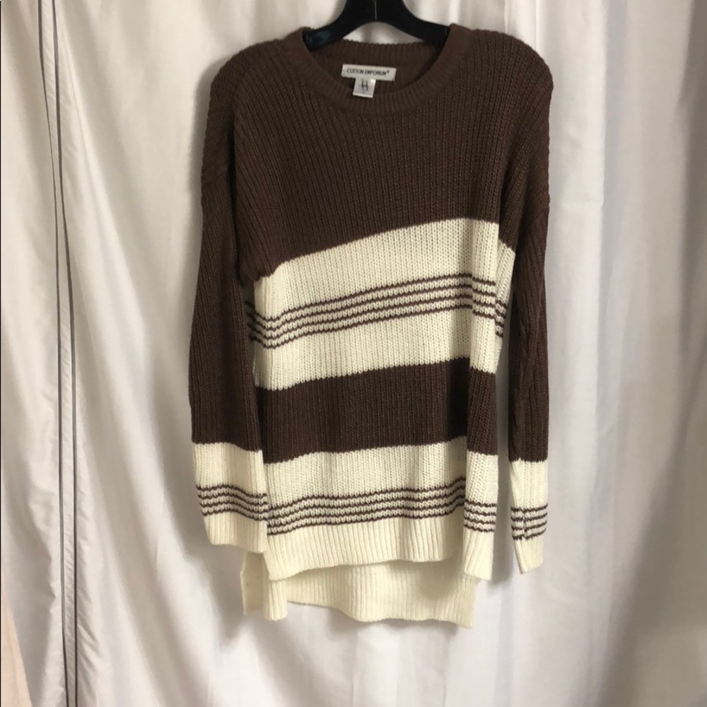 BROWN AND WHITE SWEATER MEDIUM